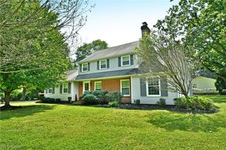 825 Ravine Drive, Youngstown, OH 44505