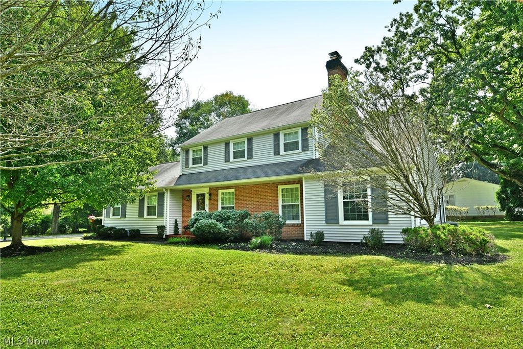 825 Ravine Drive, Youngstown, OH 44505