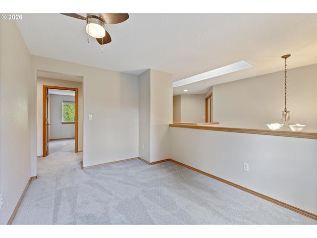 5713 Se SHADOWBROOK Pl, Hillsboro, OR 97123