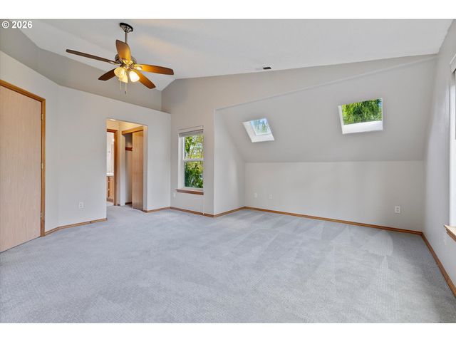 5713 Se SHADOWBROOK Pl, Hillsboro, OR 97123