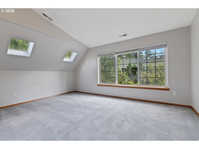 5713 Se SHADOWBROOK Pl, Hillsboro, OR 97123