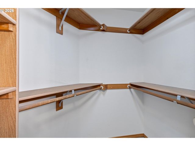 5713 Se SHADOWBROOK Pl, Hillsboro, OR 97123