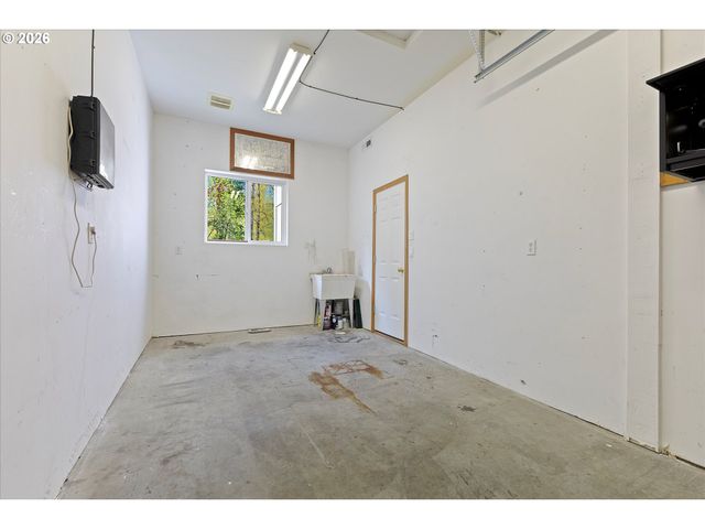 5713 Se SHADOWBROOK Pl, Hillsboro, OR 97123