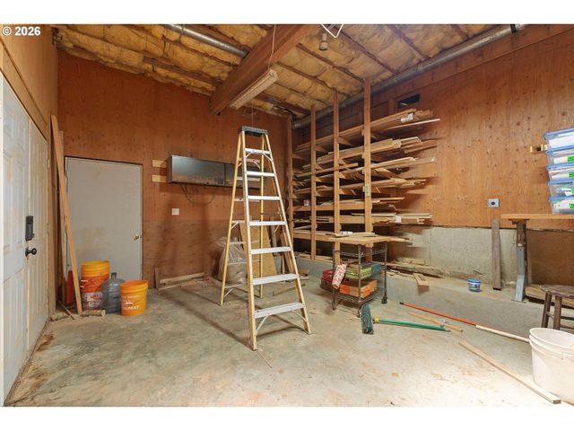 5713 Se SHADOWBROOK Pl, Hillsboro, OR 97123