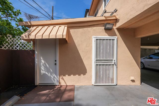 4320 Russell Avenue, Los Angeles, CA 90027