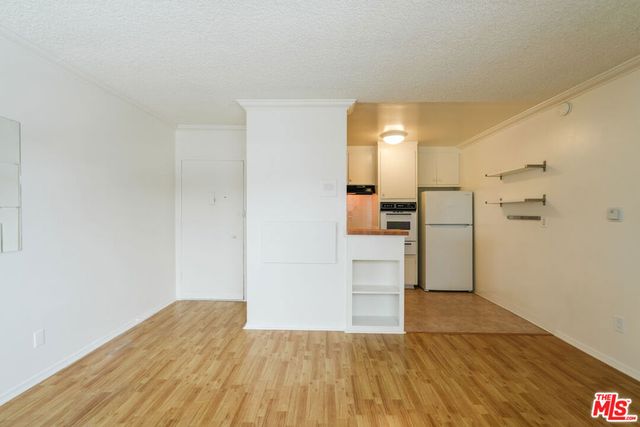 4320 Russell Avenue, Los Angeles, CA 90027