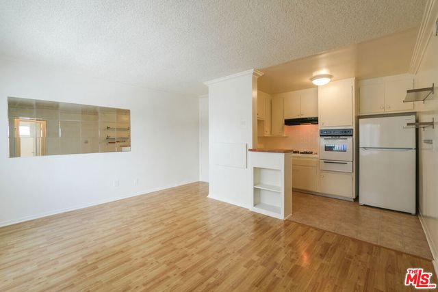 4320 Russell Avenue, Los Angeles, CA 90027