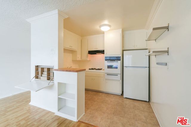 4320 Russell Avenue, Los Angeles, CA 90027