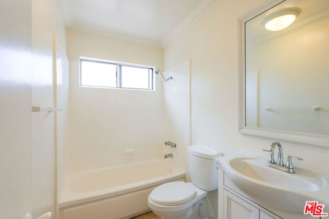 4320 Russell Avenue, Los Angeles, CA 90027