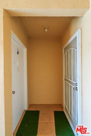 4320 Russell Avenue, Los Angeles, CA 90027