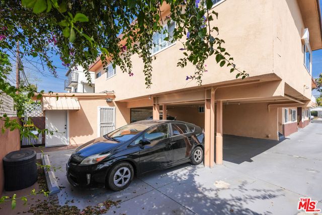 4320 Russell Avenue, Los Angeles, CA 90027