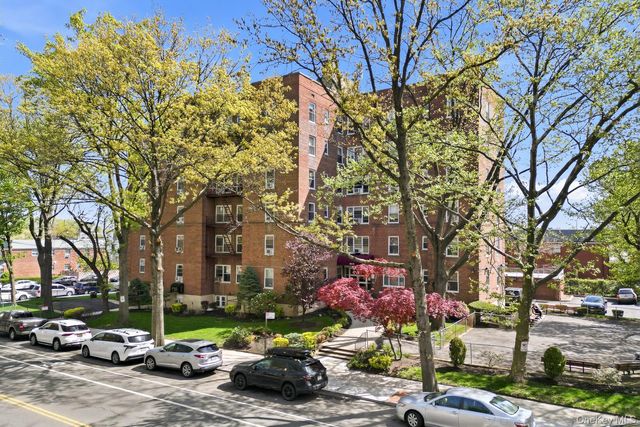 26-15 Parsons Boulevard 1G, Flushing, NY 11354