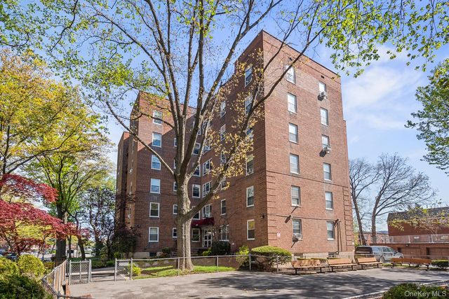 26-15 Parsons Boulevard 1G, Flushing, NY 11354