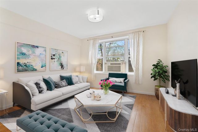 26-15 Parsons Boulevard 1G, Flushing, NY 11354