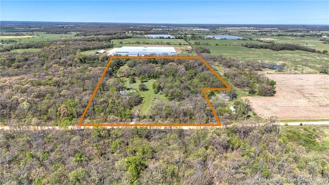 13683 Wet Prairie Road, Gravette, AR 72736