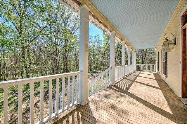 13683 Wet Prairie Road, Gravette, AR 72736