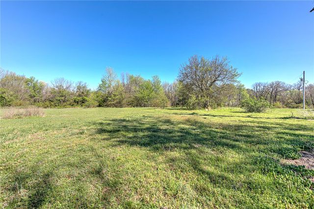 13683 Wet Prairie Road, Gravette, AR 72736