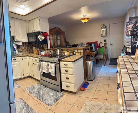 44 Cedar Hills Drive, Pocatello, ID 83204