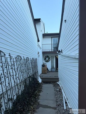 44 Cedar Hills Drive, Pocatello, ID 83204