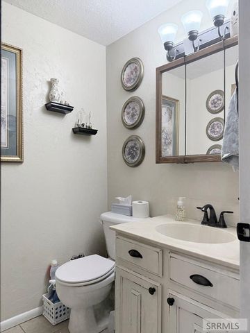 44 Cedar Hills Drive, Pocatello, ID 83204