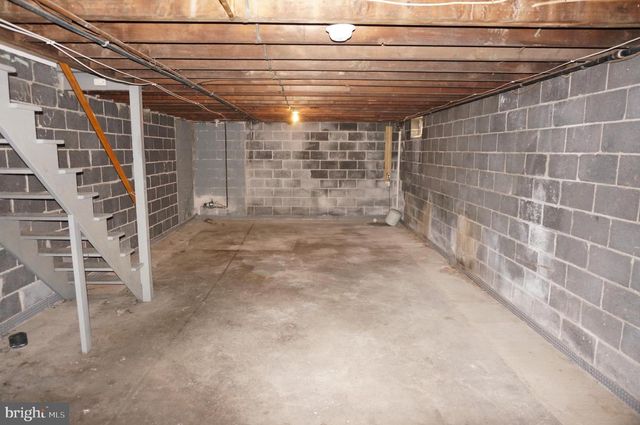 250 E CHESTNUT ST, Norristown, PA 19401