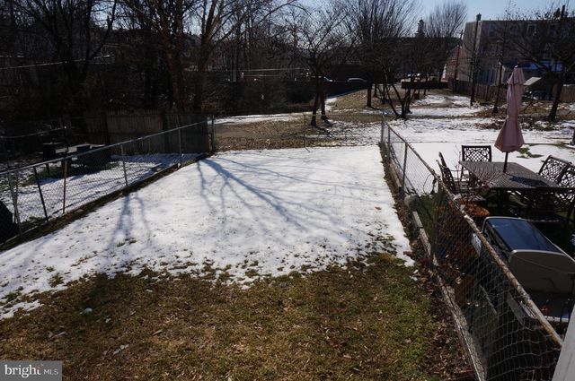 250 E CHESTNUT ST, Norristown, PA 19401