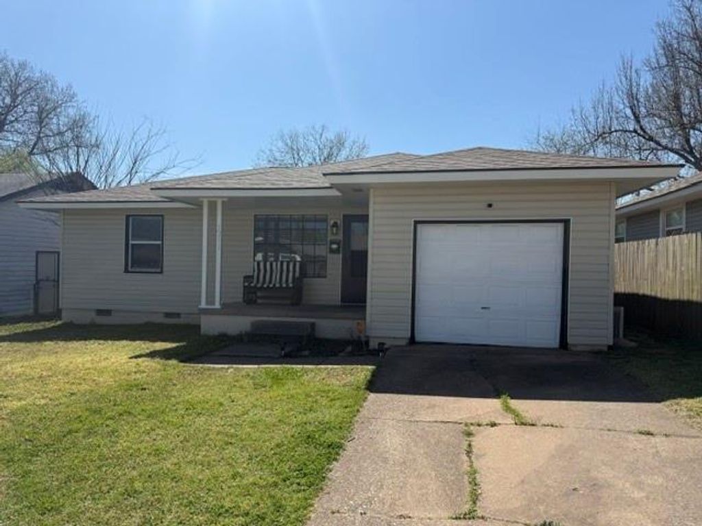 1211 Rose Drive, Shawnee, OK 74804