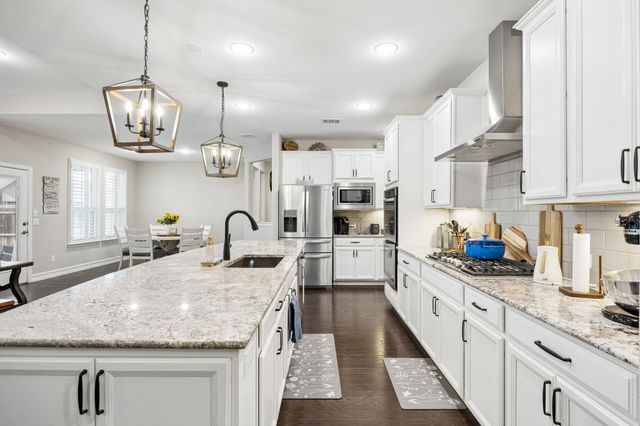 913 Basket Willow Terrace, Fort Worth, TX 76052