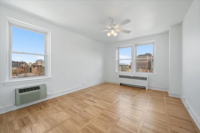 1585 Ridge Avenue 705, Evanston, IL 60201