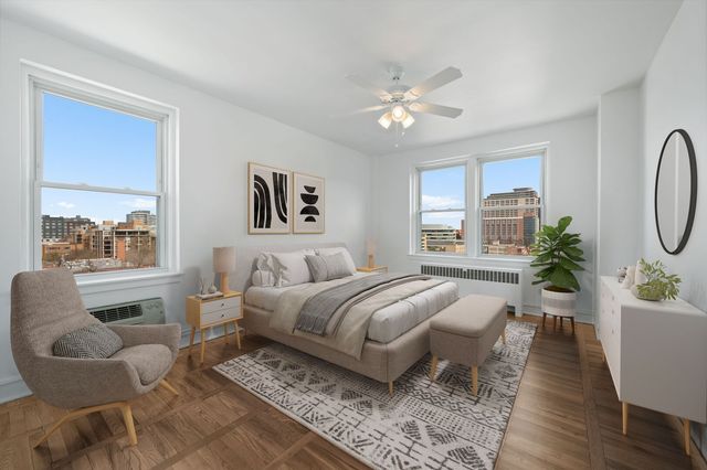 1585 Ridge Avenue 705, Evanston, IL 60201