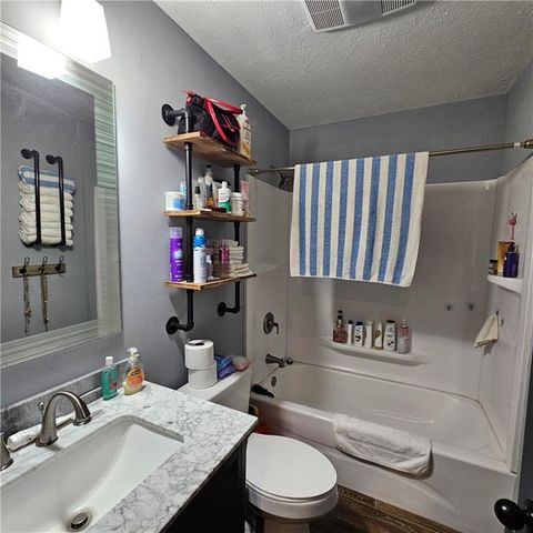 113 SPRING CREEK Drive, Pineville, LA 71360