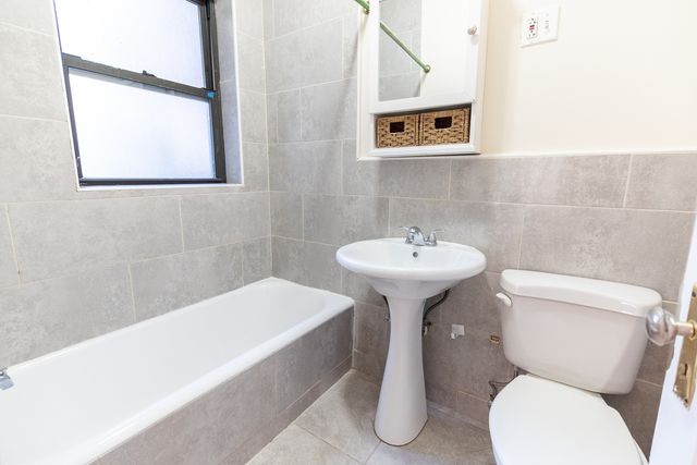 6509 N Hoyne Avenue 1N, Chicago, IL 60645