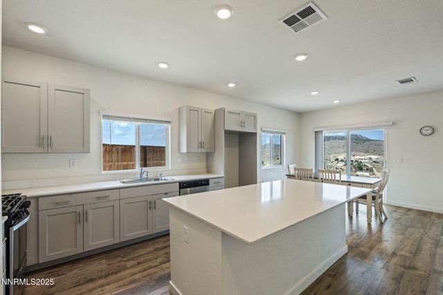 2105 Painted Sky Way, Sun Valley, NV 89433