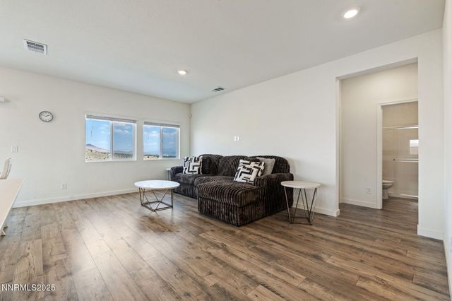 2105 Painted Sky Way, Sun Valley, NV 89433