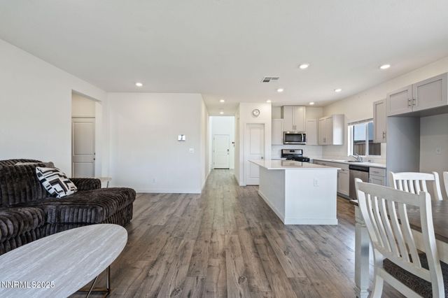 2105 Painted Sky Way, Sun Valley, NV 89433