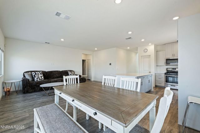 2105 Painted Sky Way, Sun Valley, NV 89433