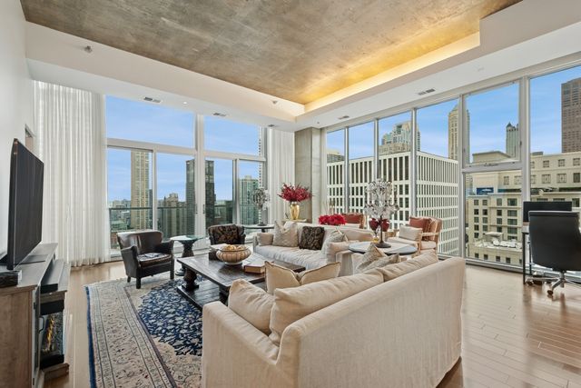 550 N Saint Clair Street 2603, Chicago, IL 60611