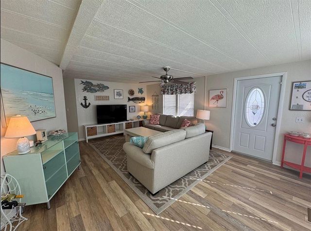 3301 ALT 19 162, Dunedin, FL 34698