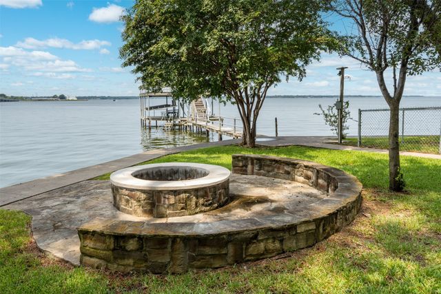 207 Loon Bay Court, Gun Barrel City, TX 75156