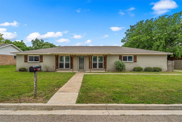 1004 W Elizabeth Drive, Robinson, TX 76706