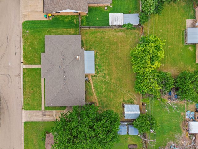 1004 W Elizabeth Drive, Robinson, TX 76706