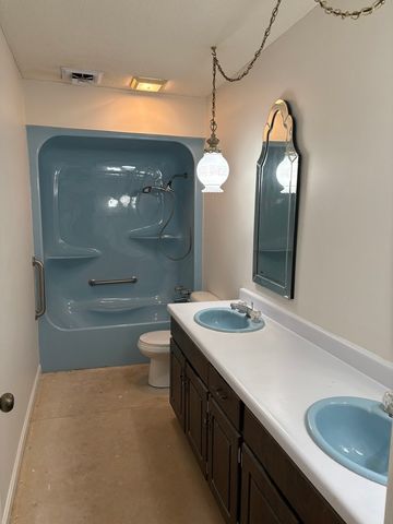 707 E Boulevard Street, Marion, IL 62959