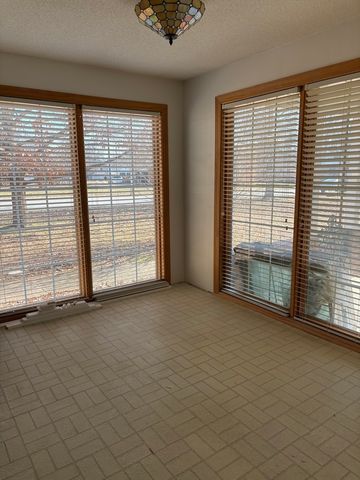 707 E Boulevard Street, Marion, IL 62959