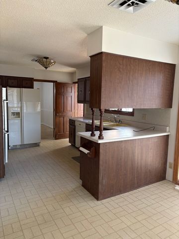 707 E Boulevard Street, Marion, IL 62959