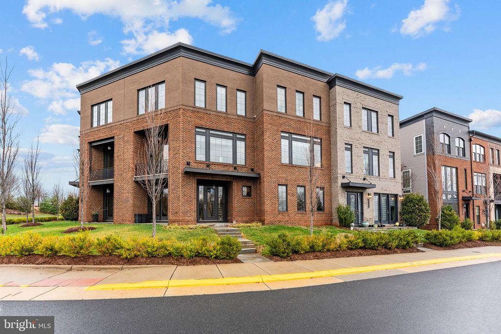 23132 BROOKSBANK SQ, Brambleton, VA 20148