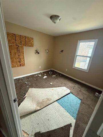 9244 Heyden, Detroit, MI 48228