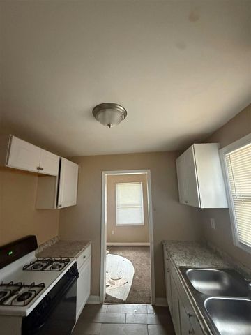 9244 Heyden, Detroit, MI 48228