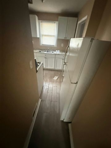 9244 Heyden, Detroit, MI 48228