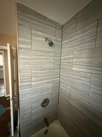 9244 Heyden, Detroit, MI 48228