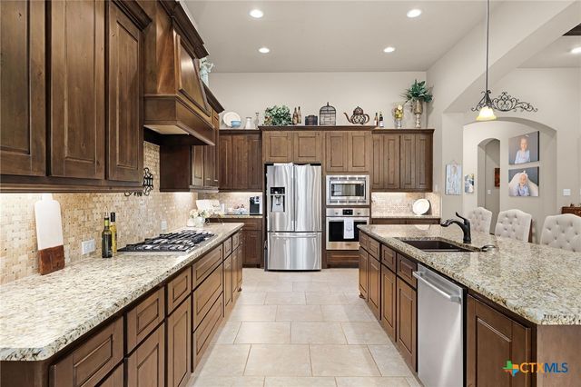 965 Woodland Oaks, New Braunfels, TX 78132